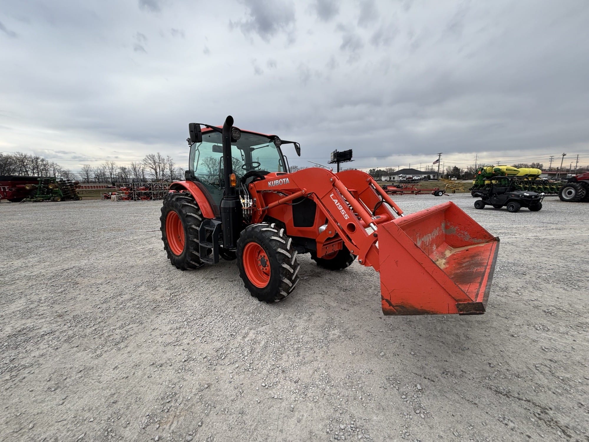 2019 Kubota M6-111 Equipment Image0