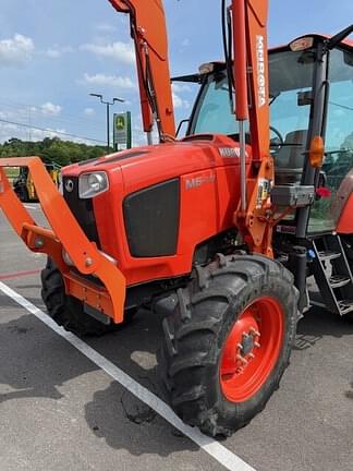 Image of Kubota M6-111 equipment image 2