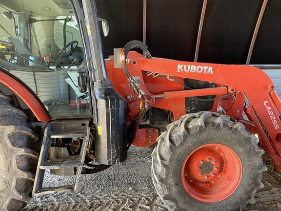 Image of Kubota M6-131 equipment image 2