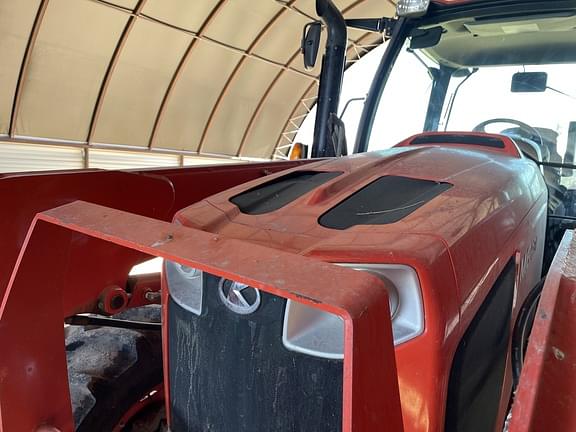 Image of Kubota M6-131 equipment image 3