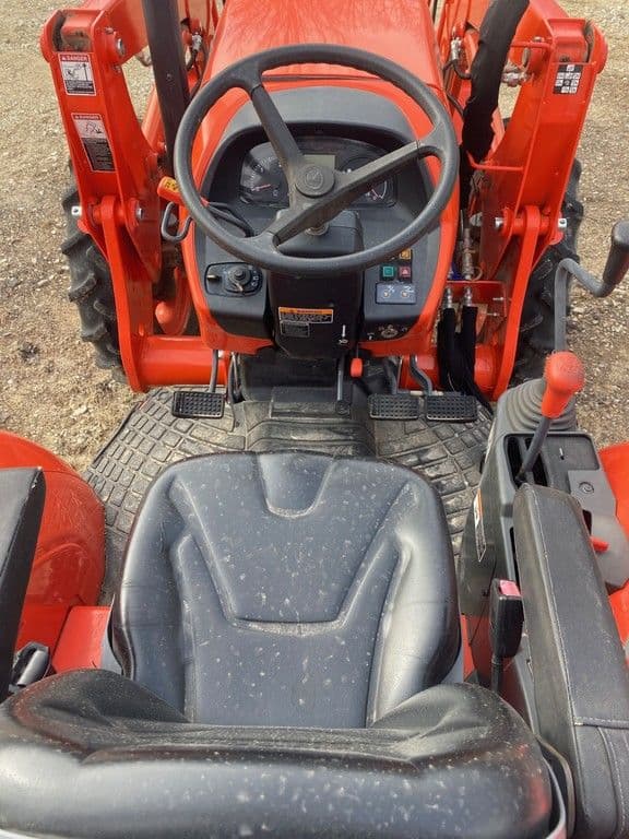 Image of Kubota M6060 equipment image 4