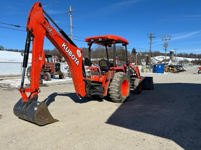 Image of Kubota M62 equipment image 3