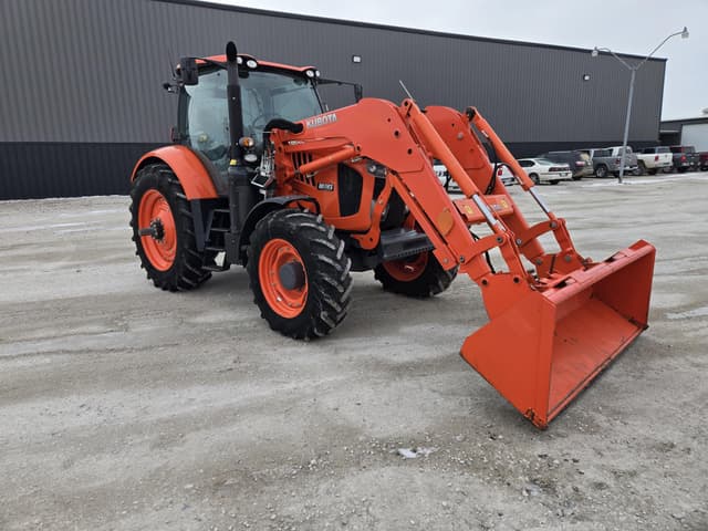 Image of Kubota M7.152 Deluxe equipment image 3