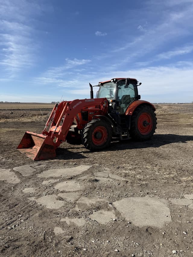 Image of Kubota M7.152 Deluxe equipment image 4