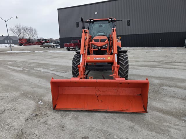Image of Kubota M7.152 Deluxe equipment image 2