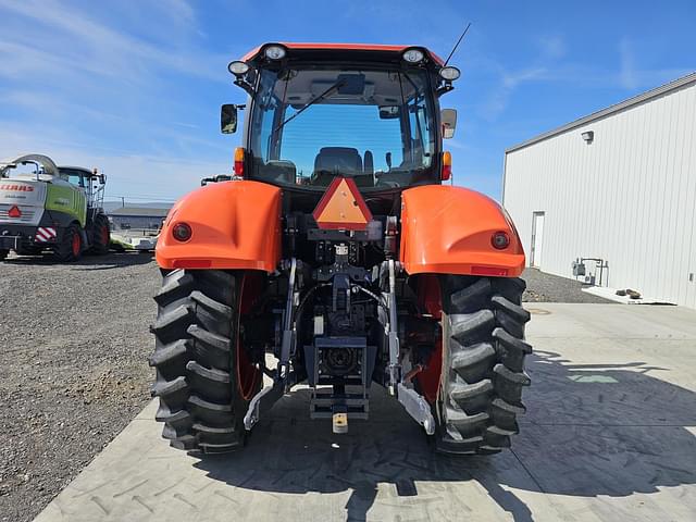 Image of Kubota M7.152 Deluxe equipment image 2