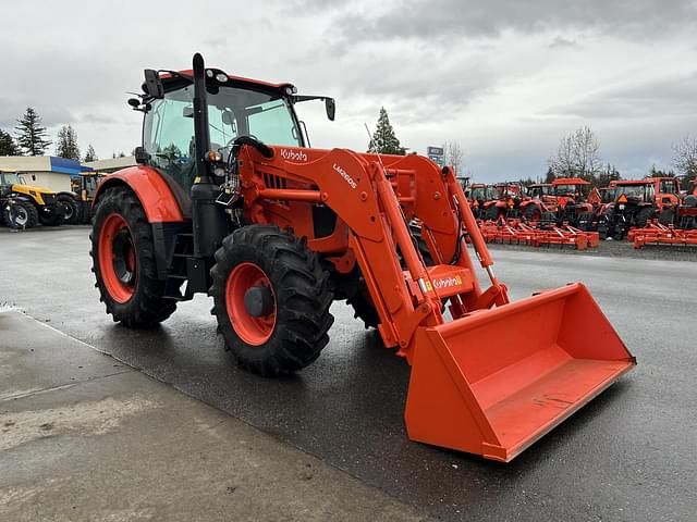 Image of Kubota M7.152 Deluxe equipment image 3