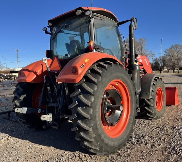 Image of Kubota M7.152 Deluxe equipment image 4
