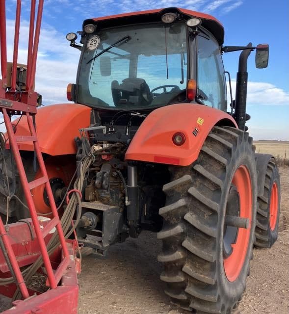 Image of Kubota M7.152 Deluxe equipment image 2