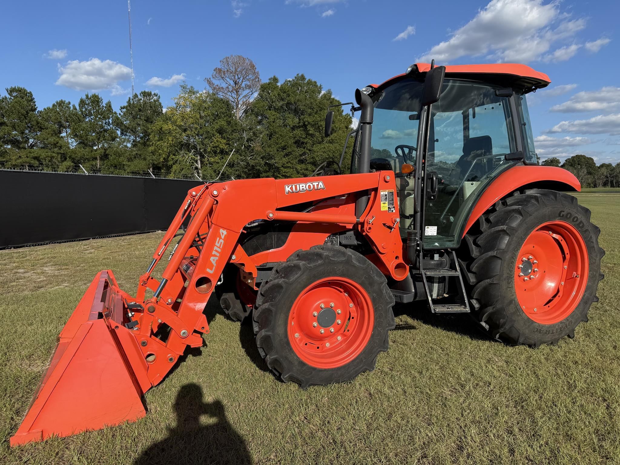 2019 Kubota M7060 Equipment Image0