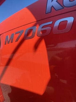 Image of Kubota M7060 equipment image 4