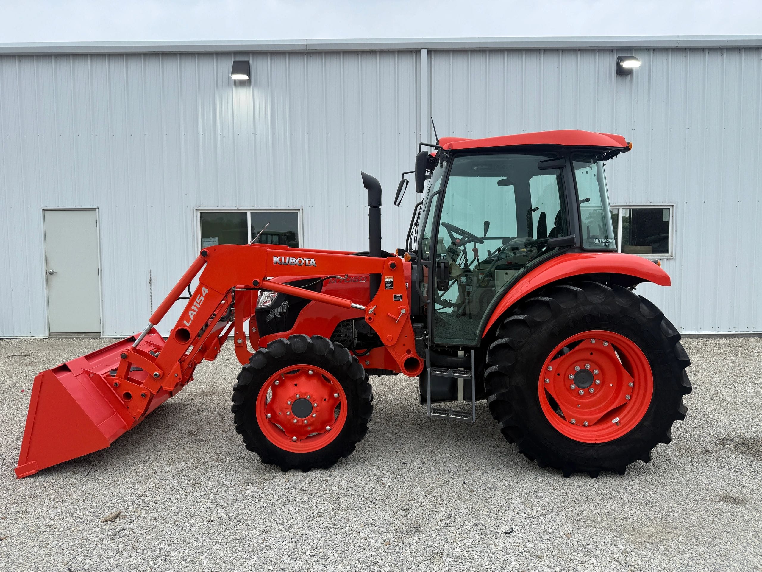 2019 Kubota M7060 Equipment Image0