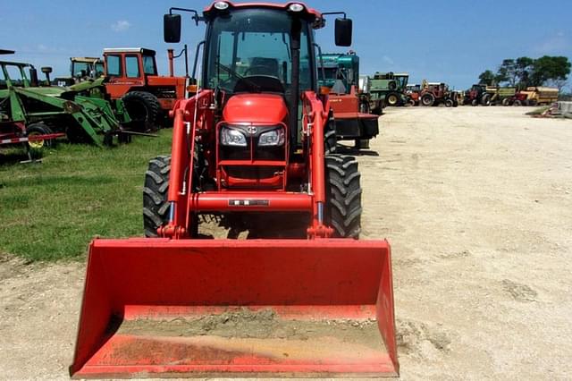 Image of Kubota M7060 equipment image 2