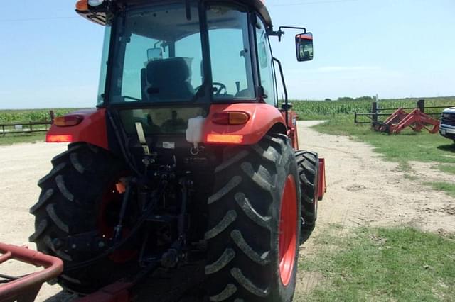 Image of Kubota M7060 equipment image 3