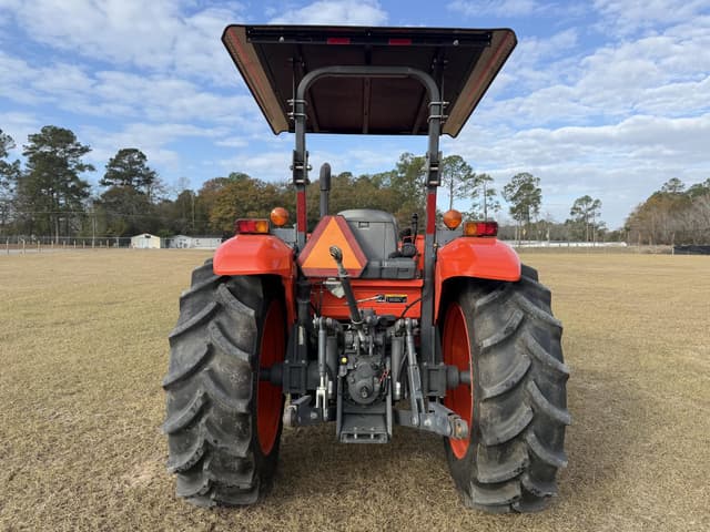 Image of Kubota M7060HD equipment image 3