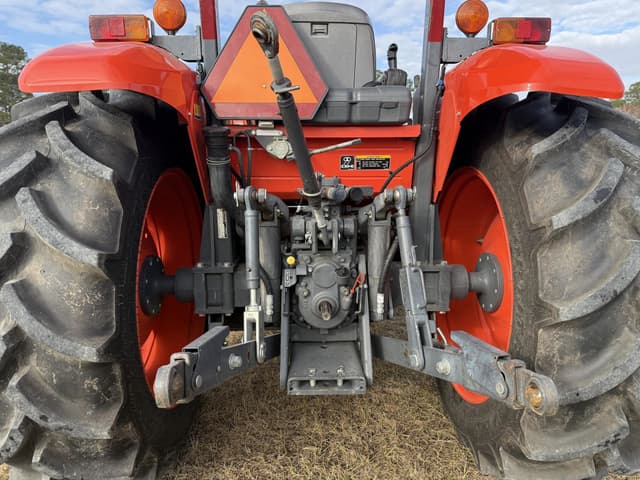 Image of Kubota M7060HD equipment image 4