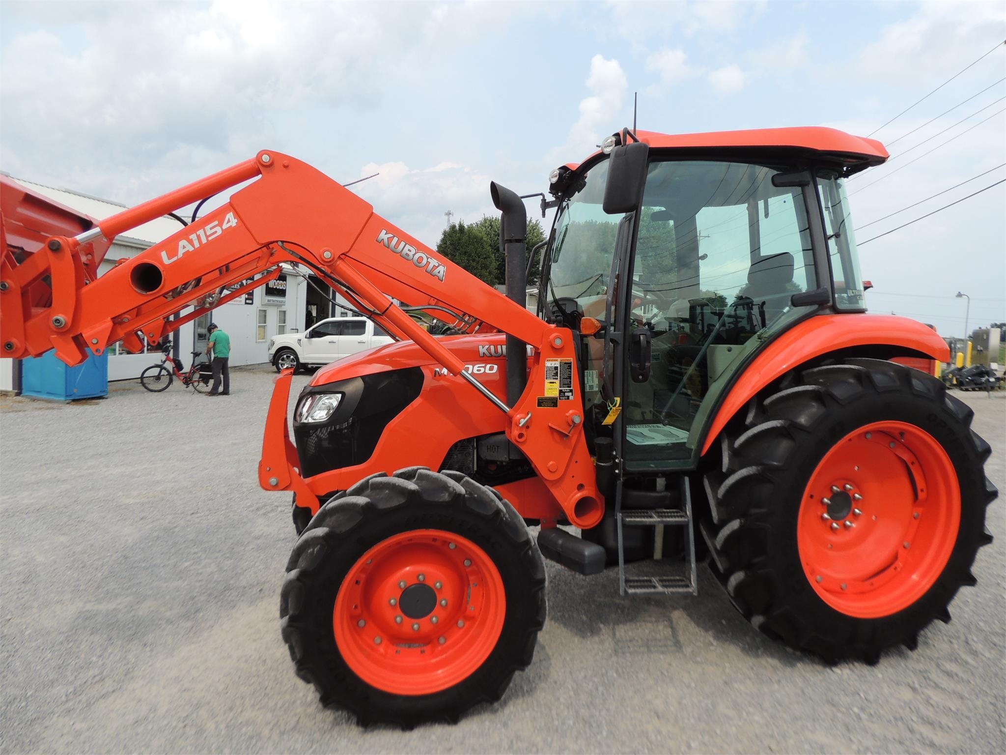 2019 Kubota M7060 Equipment Image0