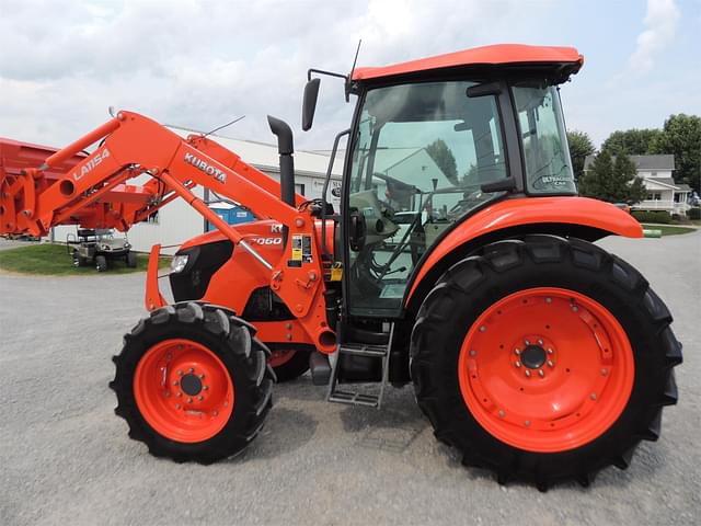 Image of Kubota M7060 equipment image 1