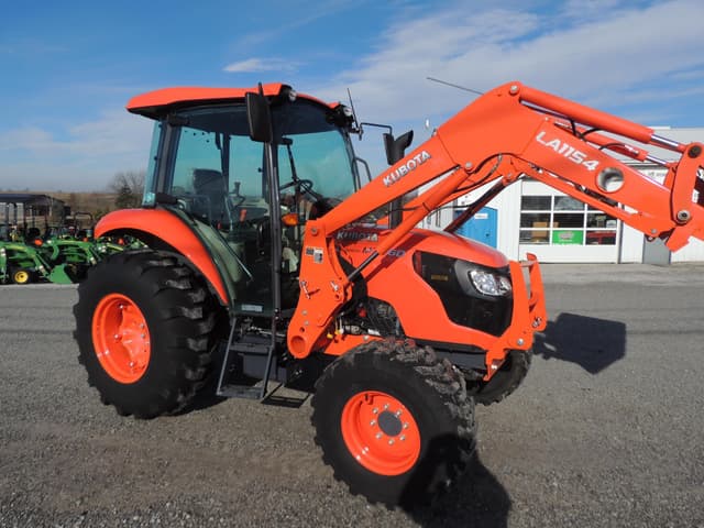 Image of Kubota M7060HDC equipment image 2