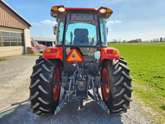 Image of Kubota M7060HDC12 equipment image 3
