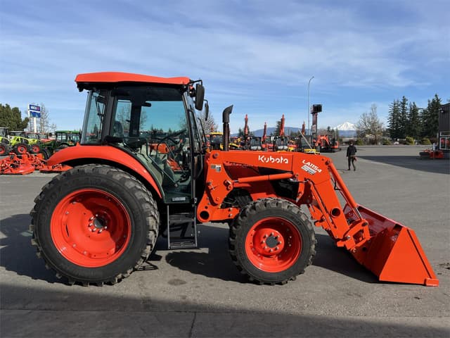 Image of Kubota M7060HDC12 equipment image 4