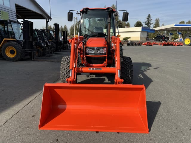 Image of Kubota M7060HDC12 equipment image 2