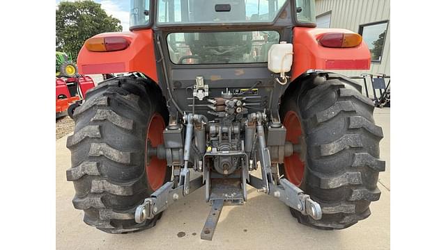 Image of Kubota M7060HD equipment image 3