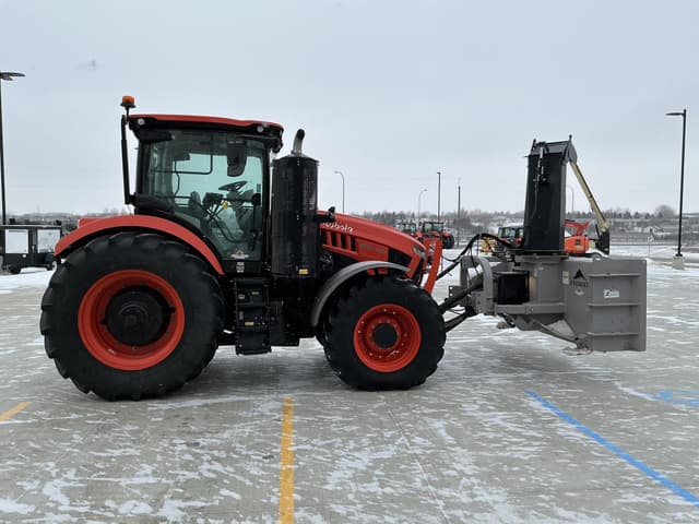 Image of Kubota M8-201 equipment image 3