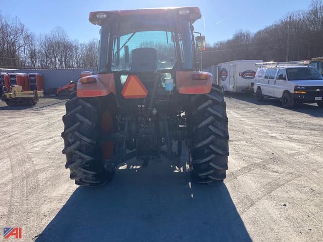 Image of Kubota M5-111D equipment image 3