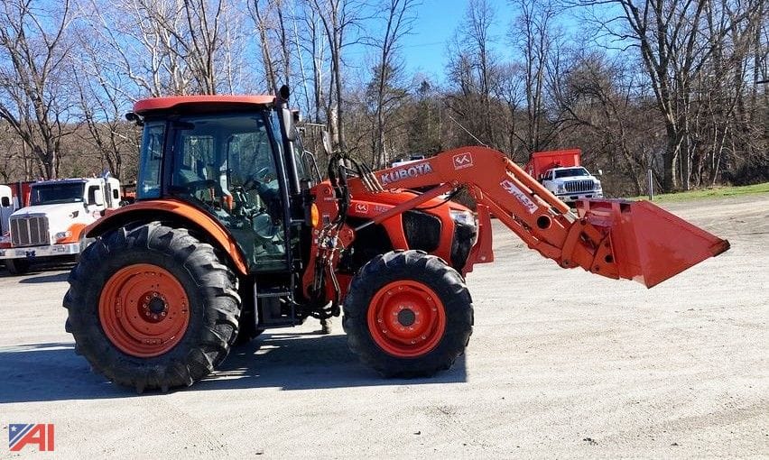 2019 Kubota M5-111D Equipment Image0