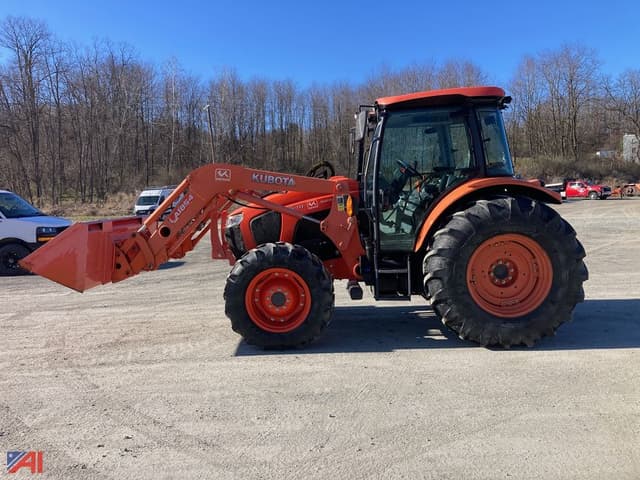 Image of Kubota M5-111D equipment image 2