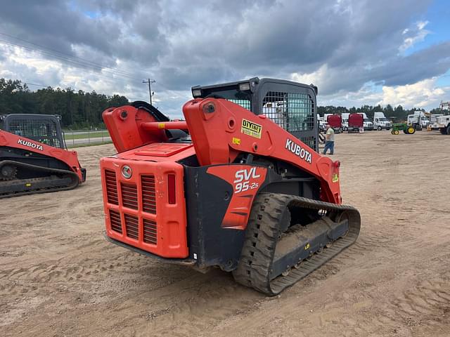 Image of Kubota SVL95-2S equipment image 4