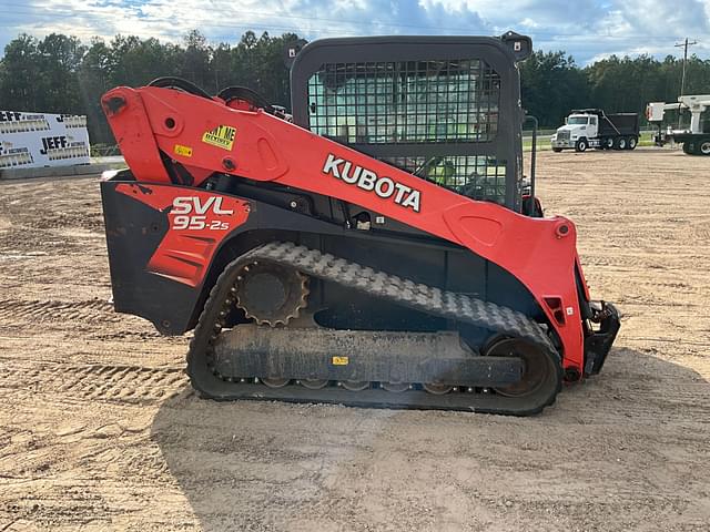 Image of Kubota SVL95-2S equipment image 3