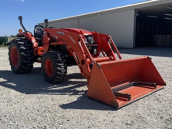 Image of Kubota MX5200 equipment image 2