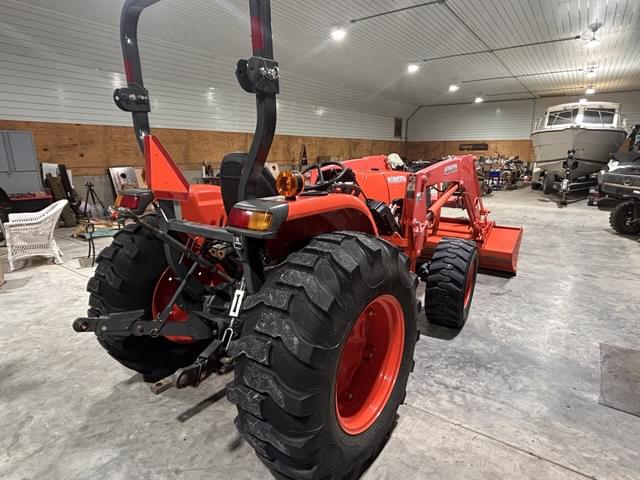 Image of Kubota MX5200 equipment image 2