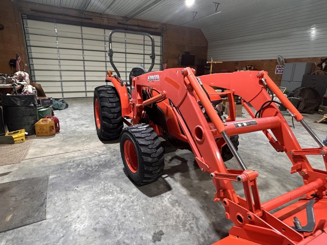 Image of Kubota MX5200 Primary image