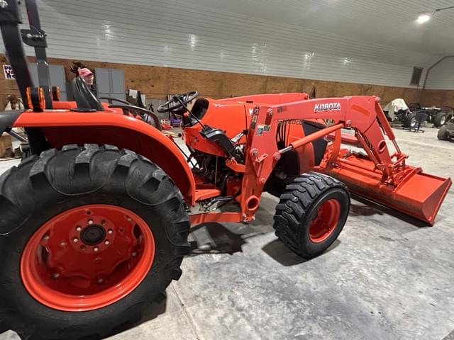Image of Kubota MX5200 equipment image 1
