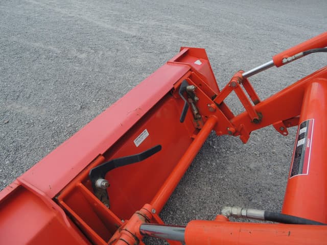 Image of Kubota MX5200HST equipment image 4