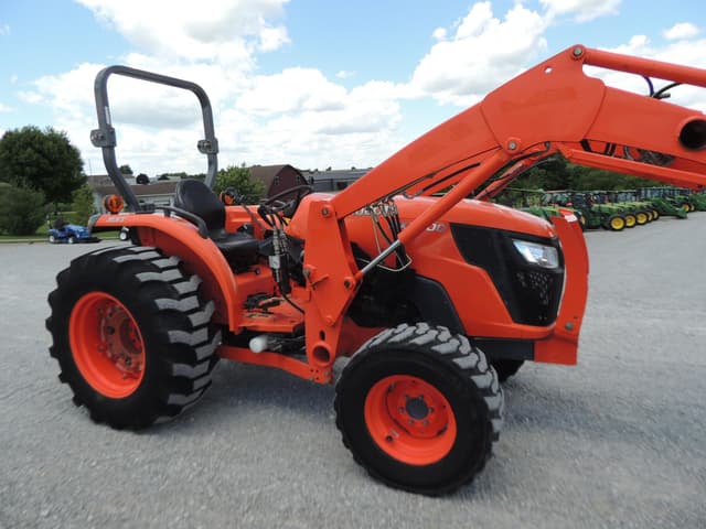 Image of Kubota MX5200HST equipment image 2