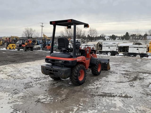 Image of Kubota R430 equipment image 3