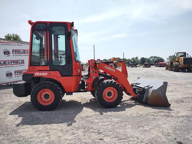 Image of Kubota R430 equipment image 3