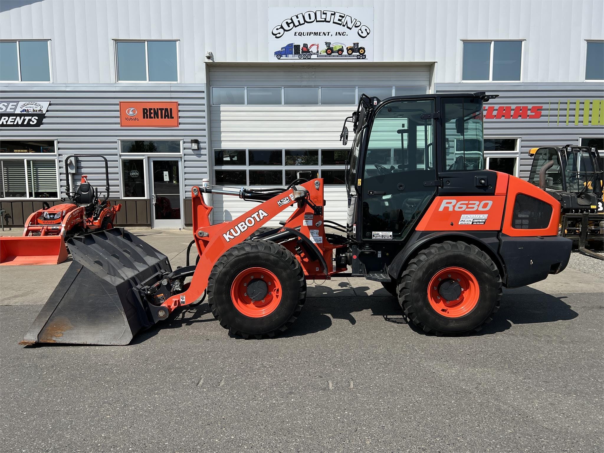 2019 Kubota R630 Equipment Image0