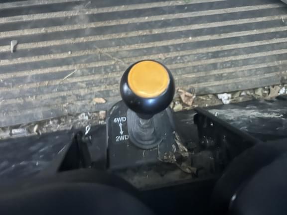 Image of Kubota RTV-X1100 equipment image 4