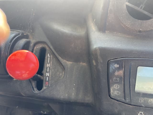 Image of Kubota RTV-X1100C equipment image 4