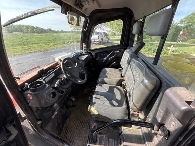 Image of Kubota RTV-X1100C equipment image 2