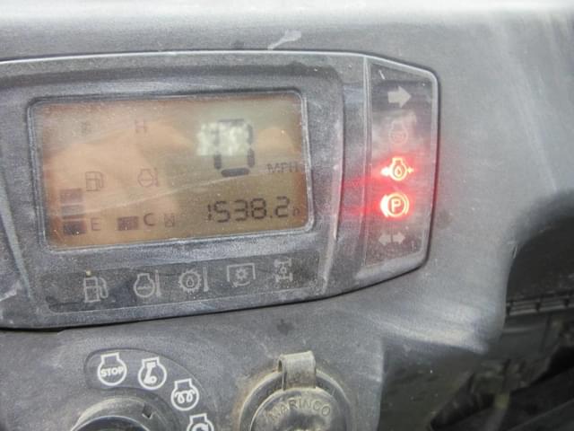 Image of Kubota RTV-X1100C equipment image 4