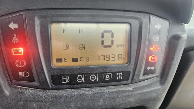 Image of Kubota RTV-X900 equipment image 2