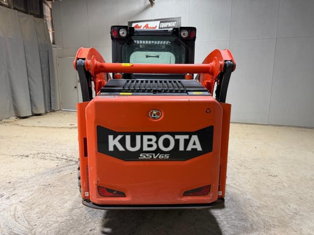 Image of Kubota SSV65 equipment image 3
