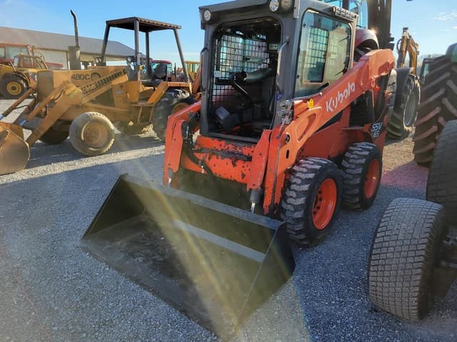 Image of Kubota SSV65 equipment image 1