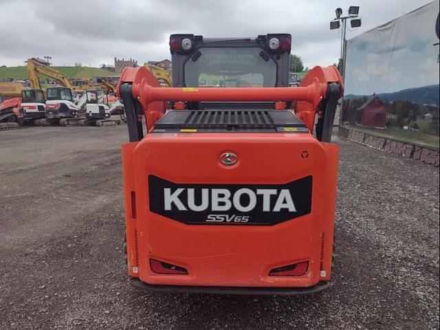 Image of Kubota SSV65 equipment image 3
